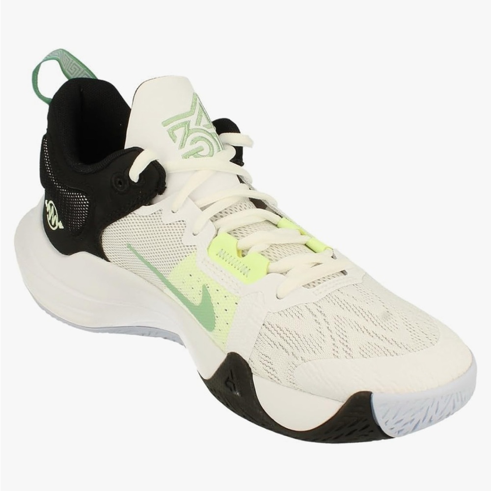 Nike Black and White basketball Shoes